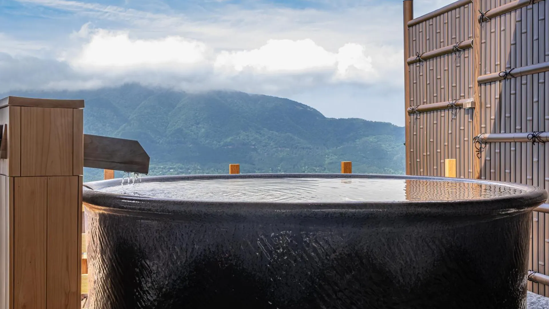 Ryokan (tradycyjny japoński pensjonat lub zajazd) Hotel Shirayunoyado Yamadaya Hakone Gora